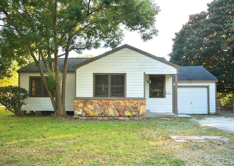 1st image of 2709 Fannin St