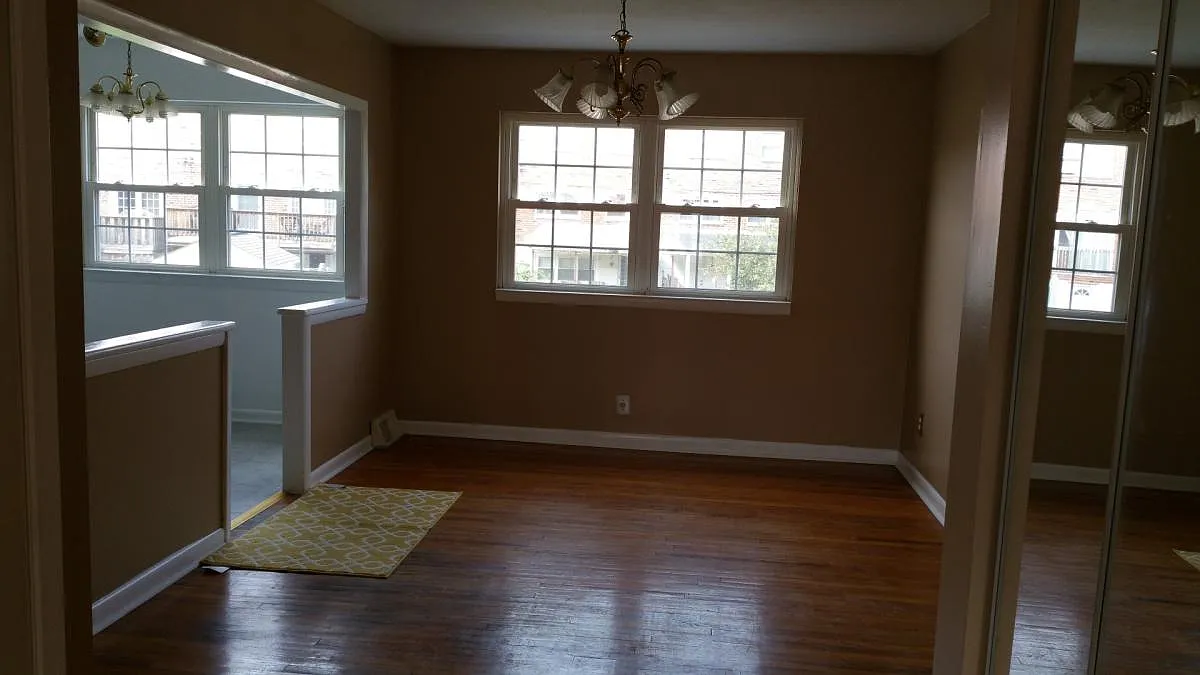 3 bed, 1.5 bath, 1360 sqft, $2,150 — Photo 4