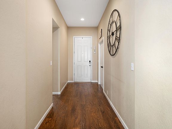 3rd image of 1324 N Minden Court