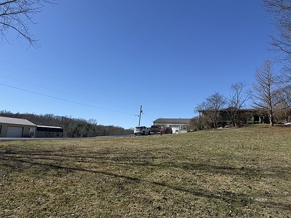 5th image of 142 Petersburg Rd