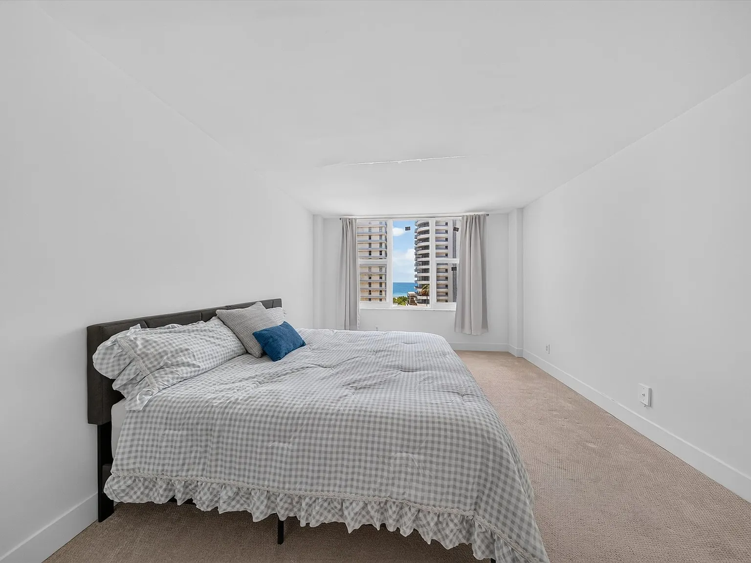 2 bed, 1190 sqft, $3,400 — Photo 4