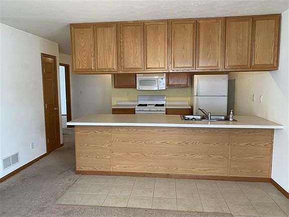 3rd image of 6441 Oak Crest Ln #6441