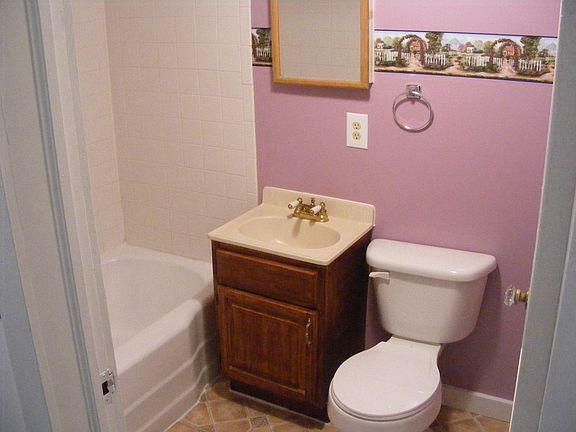 Bathroom-1st floor