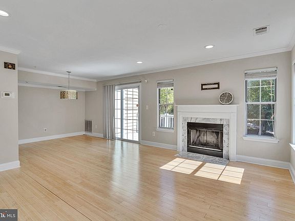 4th image of 4851 King John Way #252