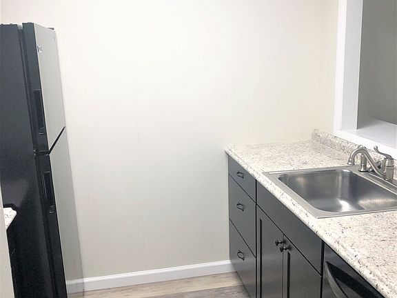 3rd image of 332 Old Gray Station Rd APT 5