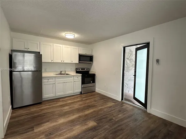 529 SW 4th St APT 104, Miami, FL 33130