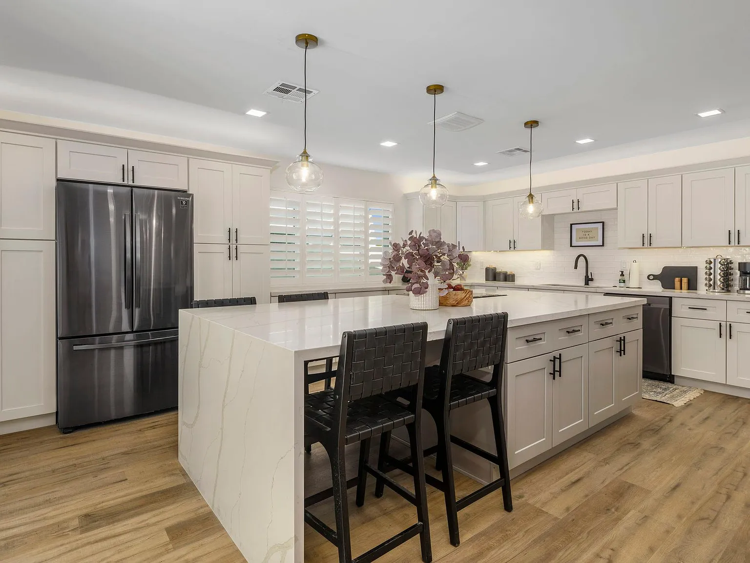 8238 E Mackenzie Dr — Photo 3