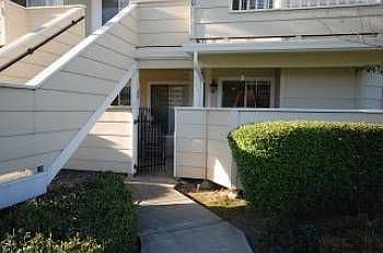 1st image of 28 Cherryton Ln