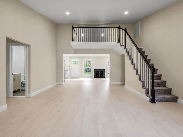 6 Tahoe Court, Coram, NY 11727