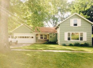 409 W 3rd St, Perrysburg, OH 43551
