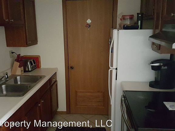 5th image of 113 W Linden St APT 1