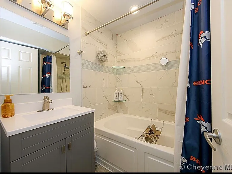 609 Cherry St — Photo 3