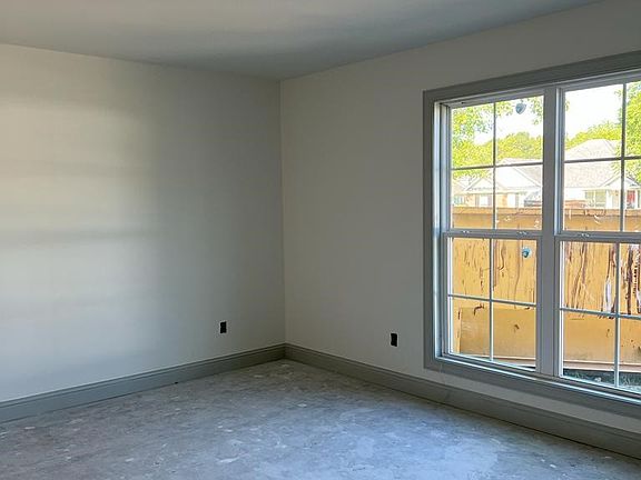 5th image of 3904 Emerson Way