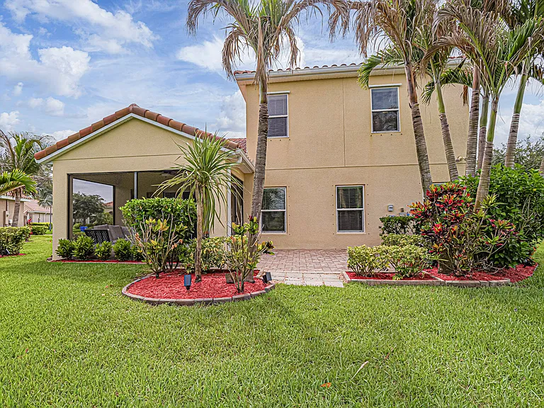 1750 Berkshire Cir SW — Photo 40