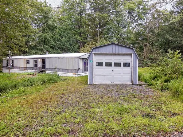 35 Red Wing Path, Gouldsboro, PA 18424