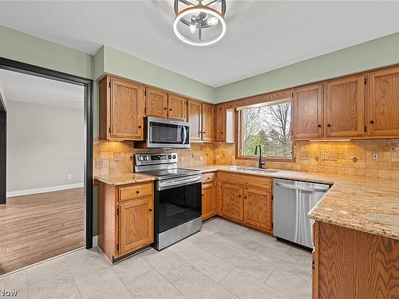5th image of 165 Valley Brook Blvd