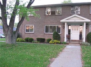 95 Old Lyme Dr, Buffalo, NY 14221