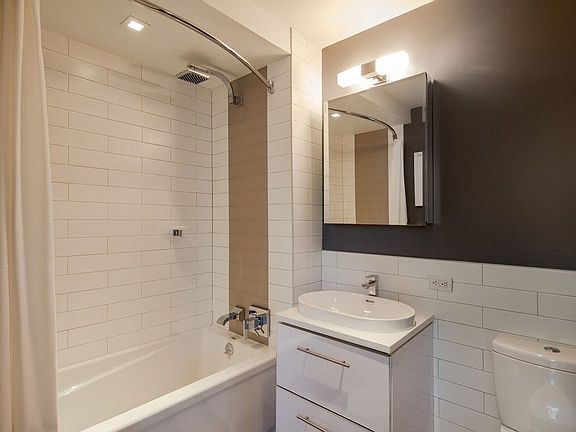 5th image of 123 Parkside Ave APT 1R