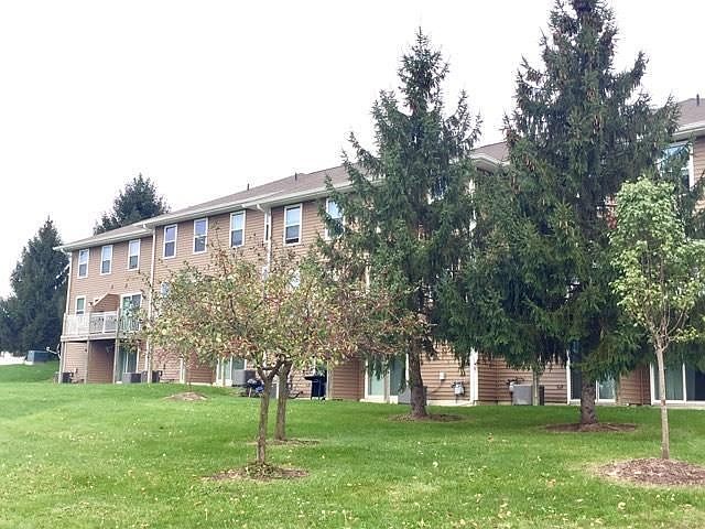 Stonebrook Townhomes Exterior
