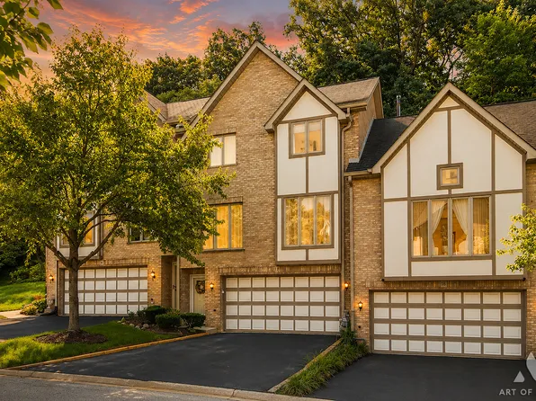 17 Cliffside Circle Dr, Willow Springs, IL 60480