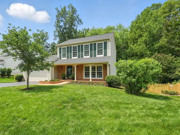 10832 Monticello Dr, Great Falls, VA 22066