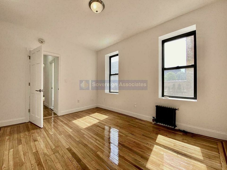 1st image of 121 Bennett Ave #121/2