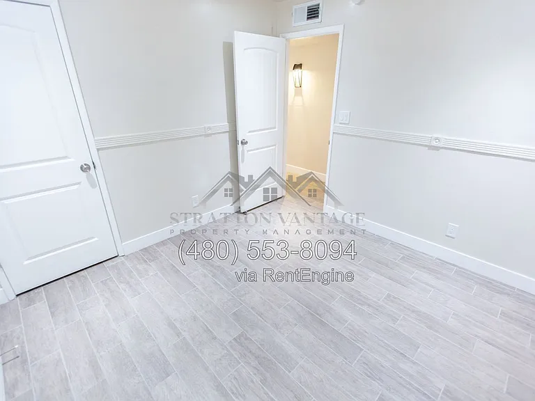 2533 E Blanche Dr — Photo 12