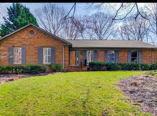 3400 Round Hill Rd, Greensboro, NC 27408