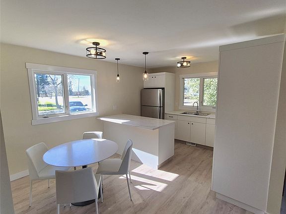 3rd image of 801 Prospect Avenue