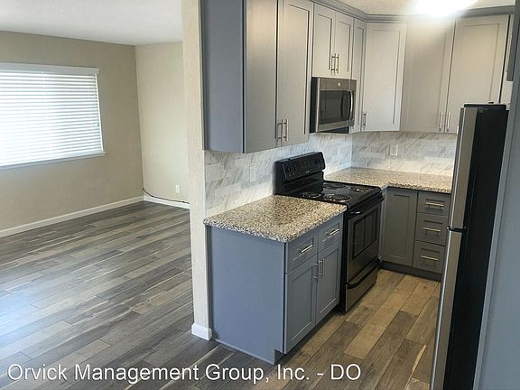 3rd image of 1059 Grand Ave #6