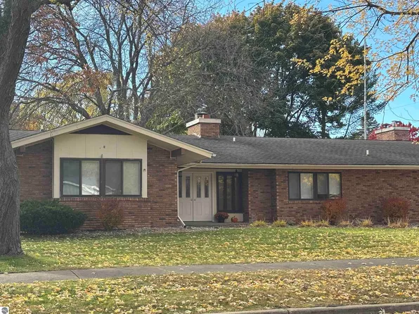 905 W Preston Rd, Mount Pleasant, MI 48858