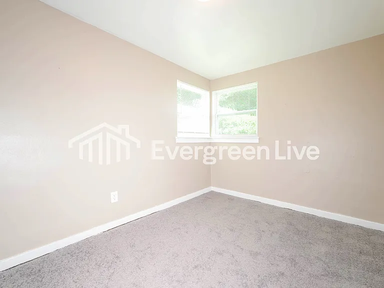 317 Johnston Rd — Photo 13