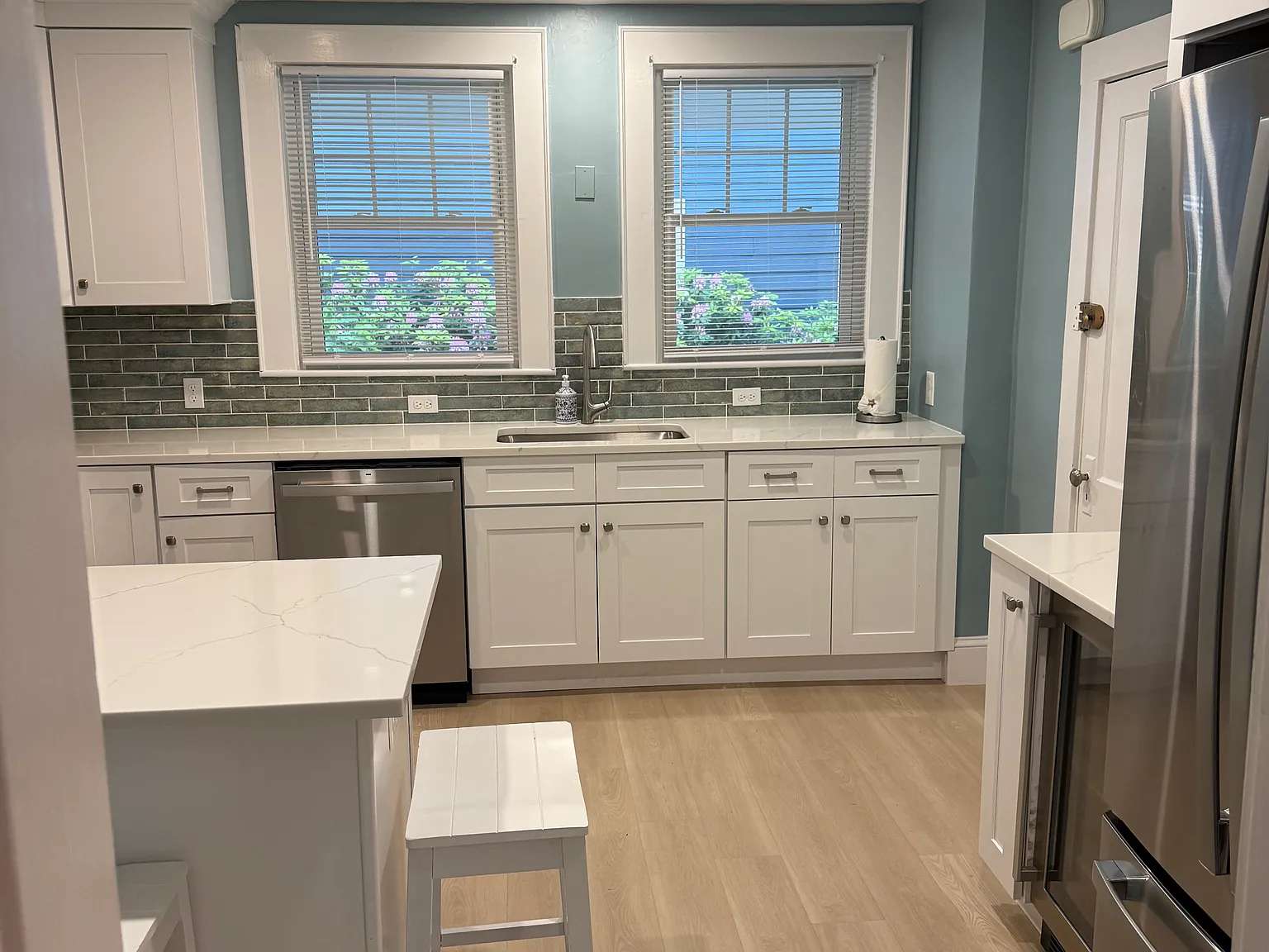 2 bed, 1.5 bath, 1300 sqft, $3,500 — Photo 3