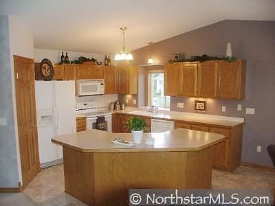 3rd image of 13861 186th Ln NW