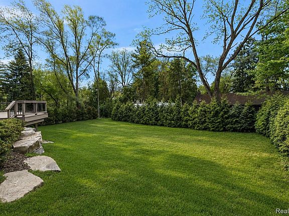 3rd image of 4345 Spruce Hill Ln