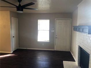 3421 Republic Dr, Forest Hill, TX 76140