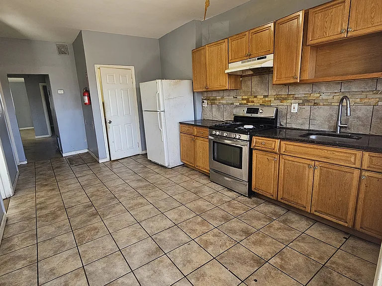 354-356 11th Ave #6 — Photo 9