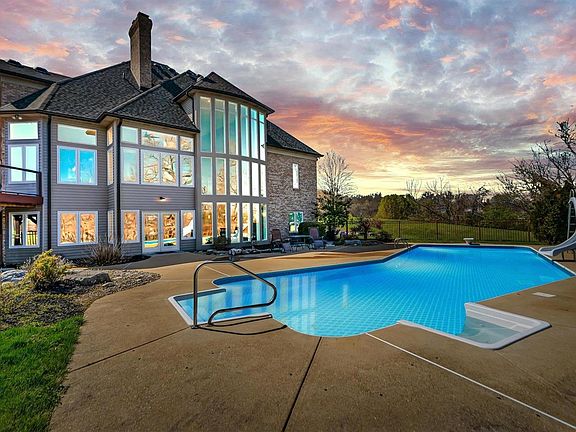 3rd image of 5696 Winter Garden Ct