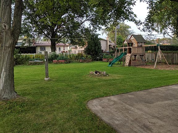 4th image of 716 W Berkley Dr