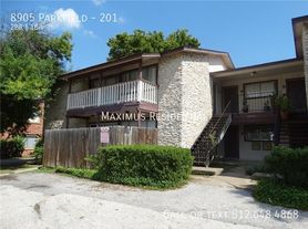 8905 Parkfield Dr