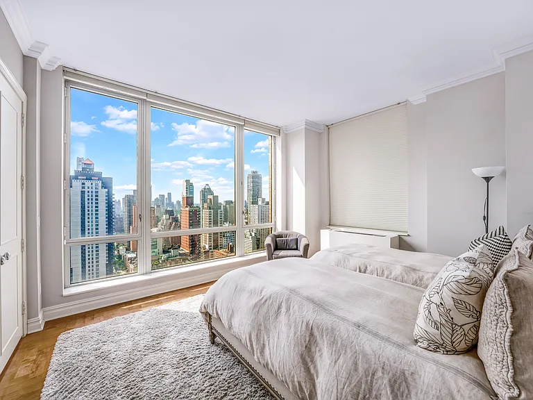 401 E 60th St #33C — Photo 9