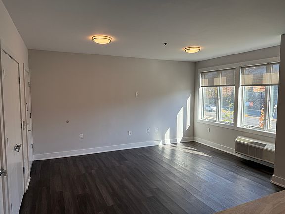 4th image of 2301 Lemoine Ave #301