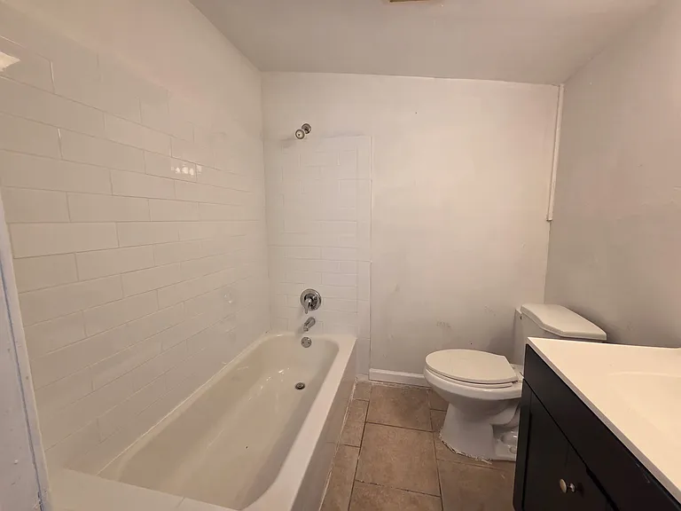 2929 Saint Claude Ave — Photo 9