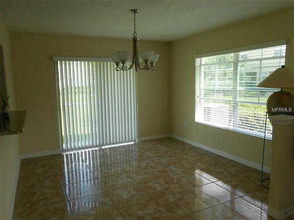 5th image of 387 Carina Cir