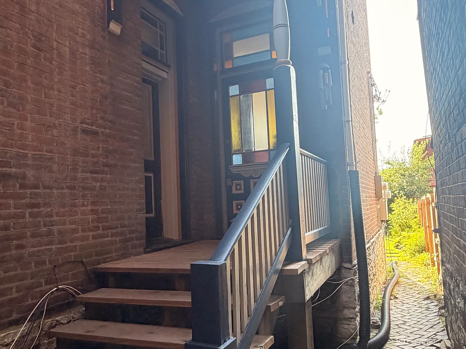 1 bed, 1200 sqft, $1,300 — Photo 3