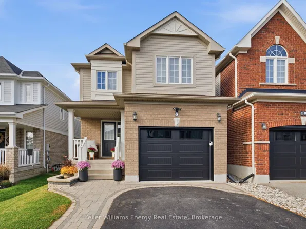 8 Quackenbush St, Clarington, ON L1C 0E7
