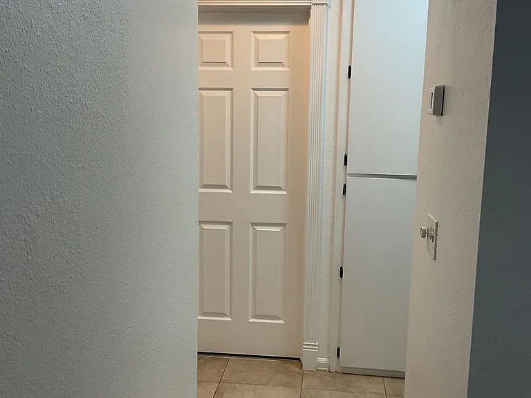 1068 Lupin Ave — Photo 9