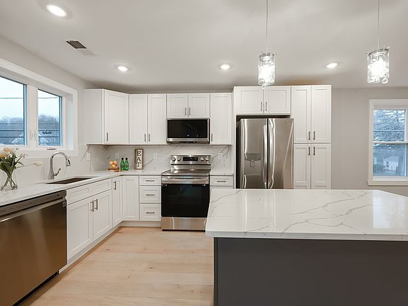 4th image of 210 South St #3A