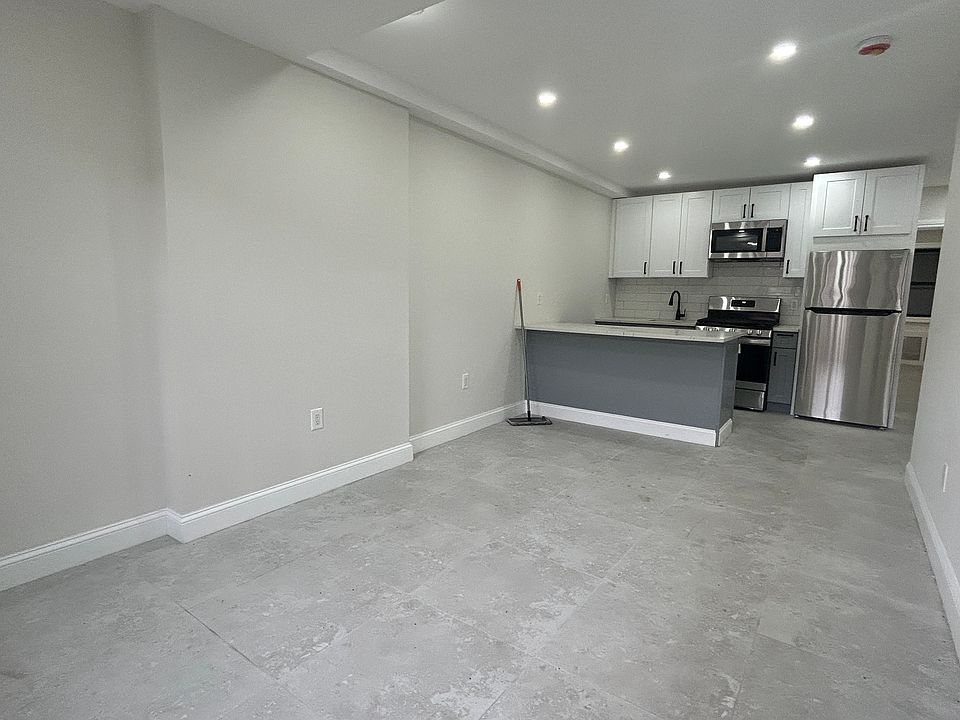 1st image of 727 E 95th St Floor 1