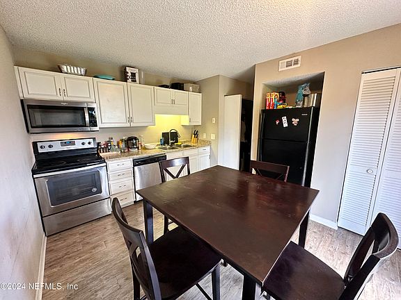 4th image of 2300 TWELVE OAKS Drive #H5